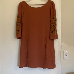 Sleeved brown dress